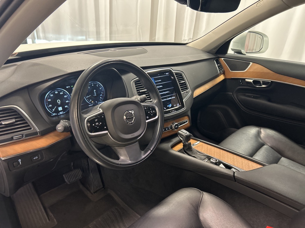 used 2022 Volvo XC90 car, priced at $29,390