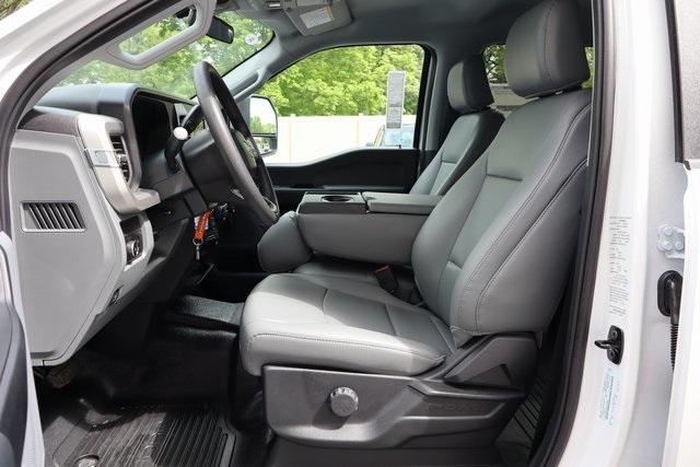 new 2025 Ford F-550SD car, priced at $81,860