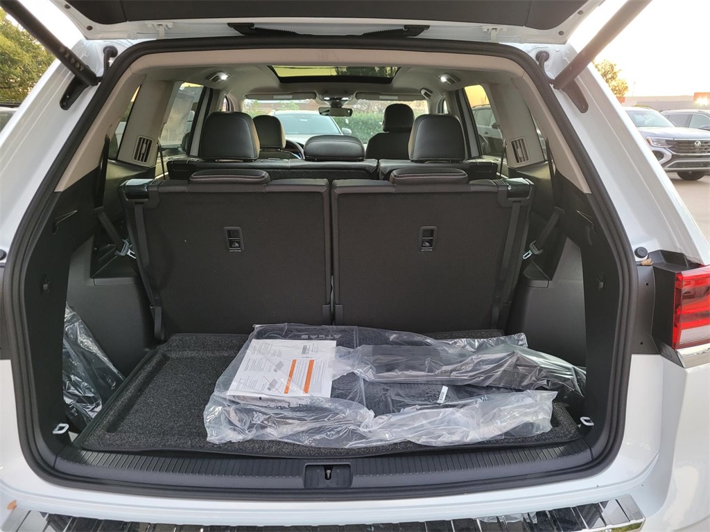 new 2026 Volkswagen Atlas car, priced at $43,610