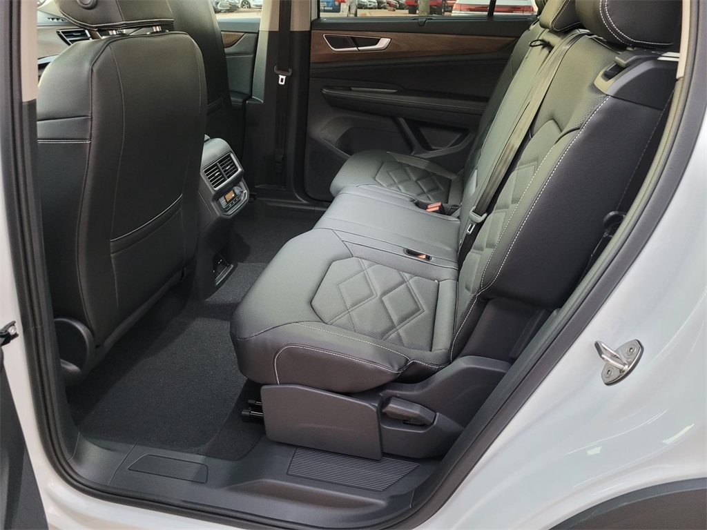 new 2026 Volkswagen Atlas car, priced at $43,610