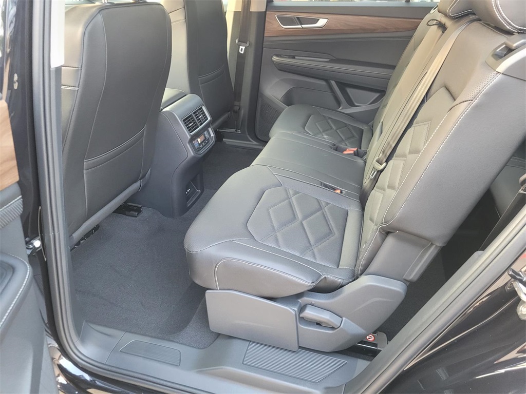 new 2026 Volkswagen Atlas car, priced at $41,386