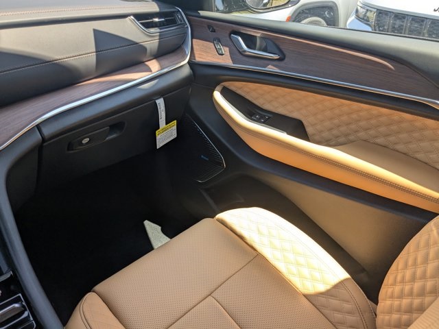 new 2025 Jeep Grand Cherokee car, priced at $56,560