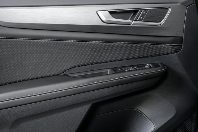 used 2025 Volkswagen Atlas Cross Sport car, priced at $32,900