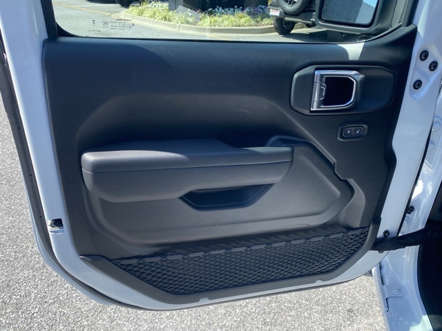 new 2025 Jeep Wrangler car, priced at $30,153