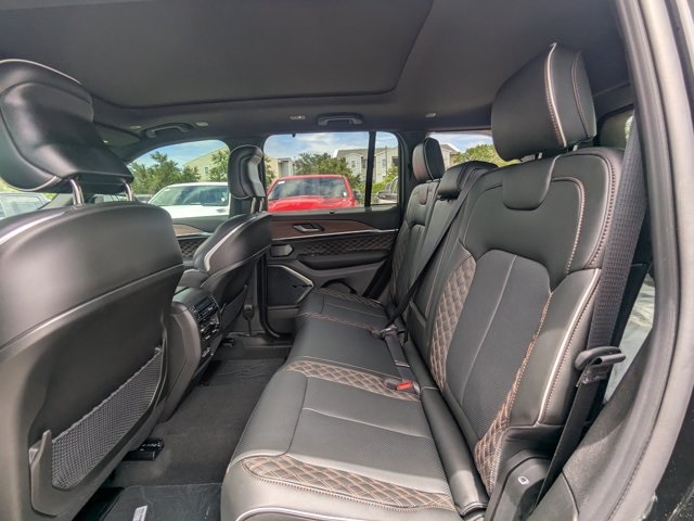 new 2025 Jeep Grand Cherokee car, priced at $59,180