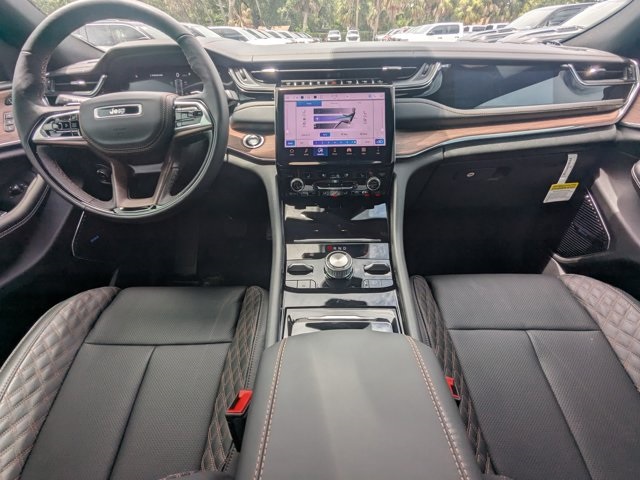 new 2025 Jeep Grand Cherokee car, priced at $59,180