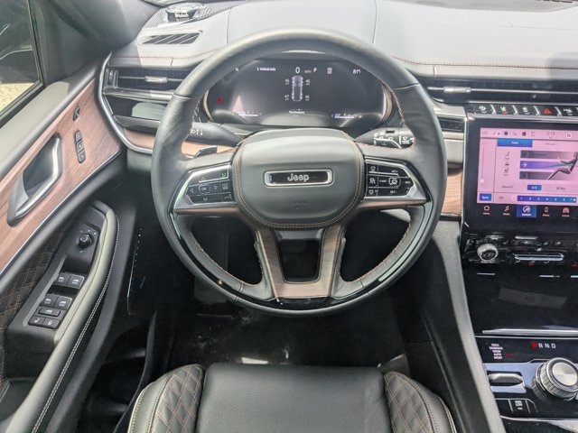 new 2025 Jeep Grand Cherokee car, priced at $59,180