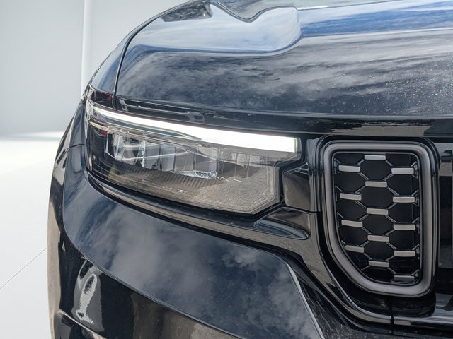 new 2025 Jeep Grand Cherokee car, priced at $59,180