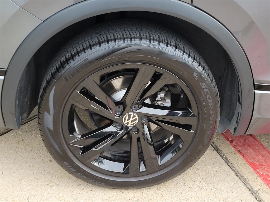 used 2024 Volkswagen Tiguan car, priced at $30,186
