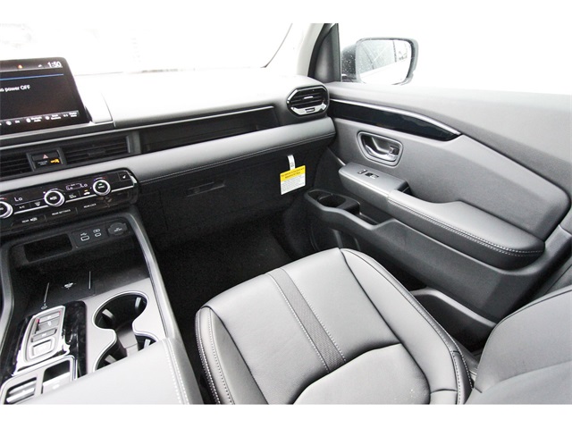 new 2025 Honda Pilot car, priced at $53,095