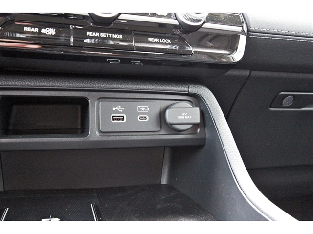 new 2025 Honda Pilot car, priced at $53,095