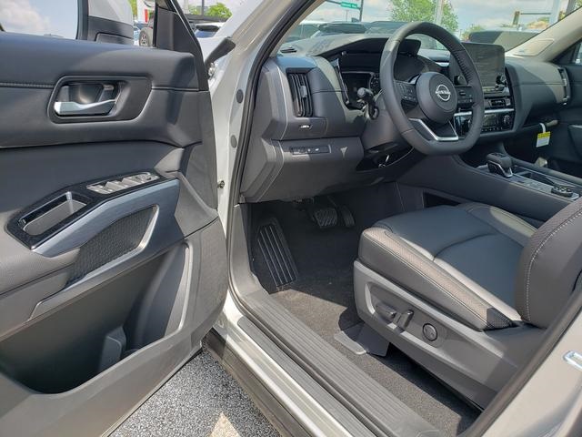 new 2025 Nissan Pathfinder car, priced at $46,697