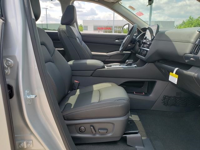 new 2025 Nissan Pathfinder car, priced at $46,697