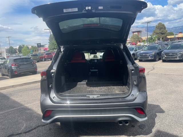 used 2021 Toyota Highlander car, priced at $36,239