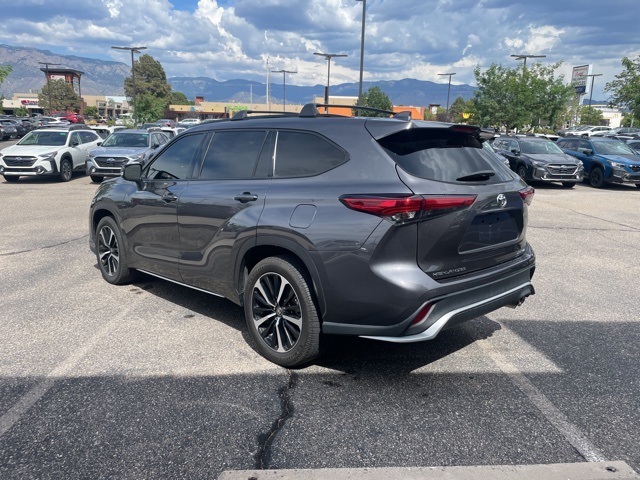 used 2021 Toyota Highlander car, priced at $36,239