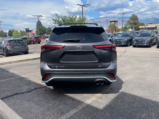 used 2021 Toyota Highlander car, priced at $36,239