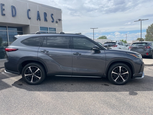 used 2021 Toyota Highlander car, priced at $36,239