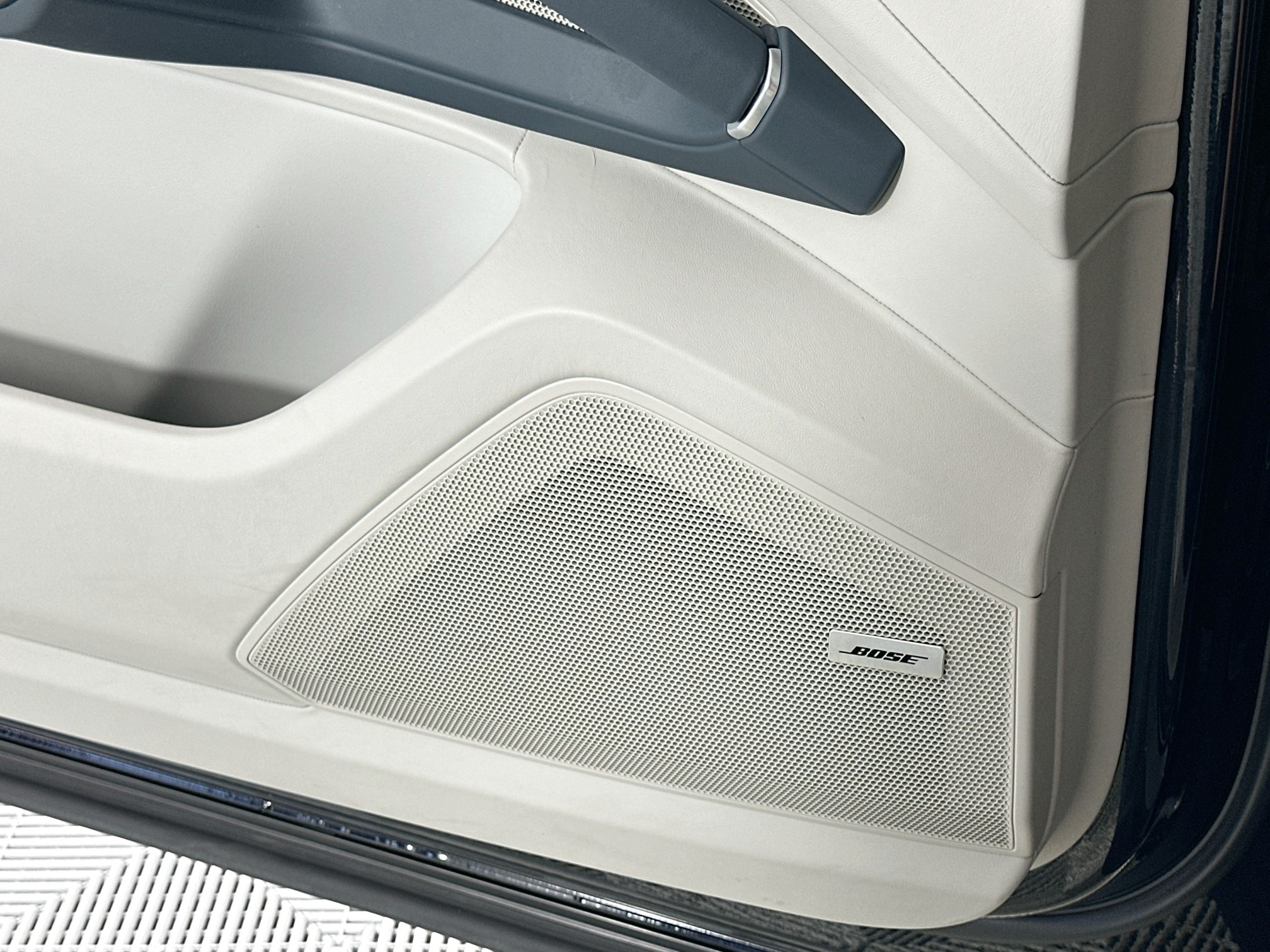 used 2022 Porsche Cayenne Coupe car, priced at $62,637