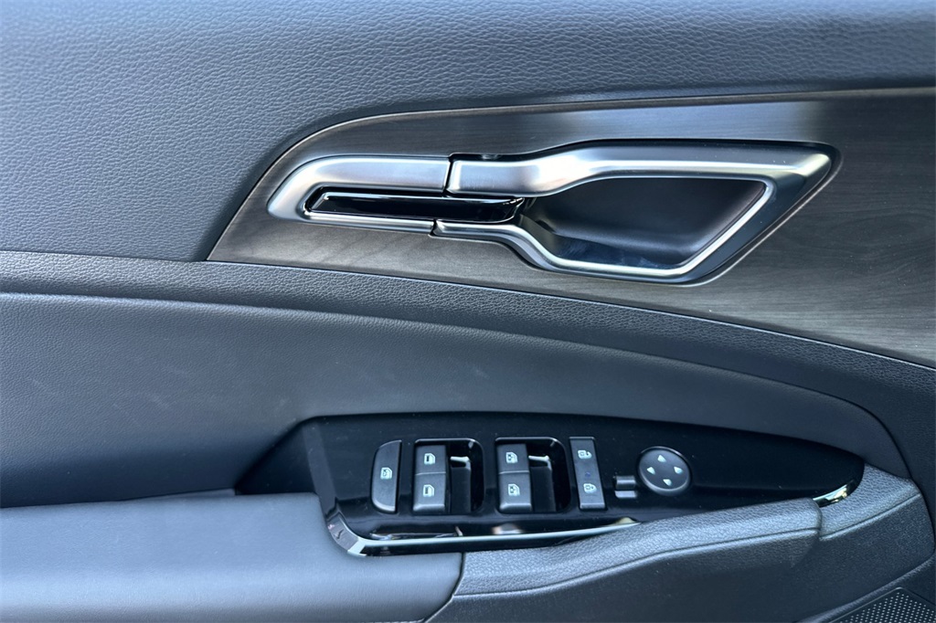 new 2025 Kia Sportage Plug-In Hybrid car, priced at $42,075