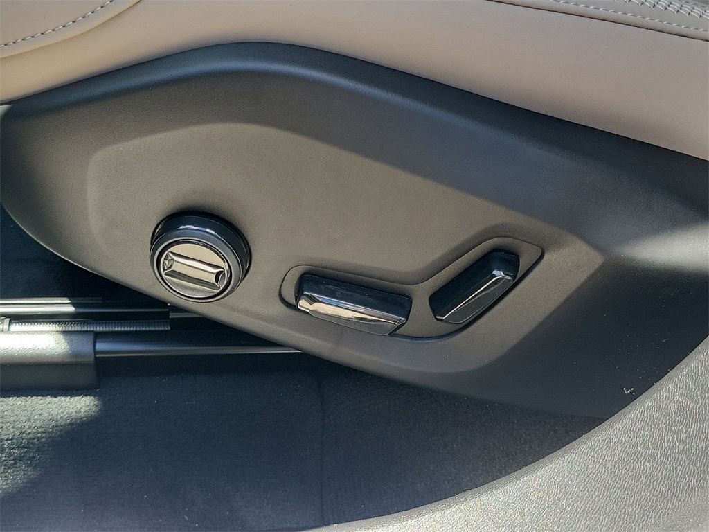 new 2026 Volvo XC60 Plug-In Hybrid car, priced at $65,535