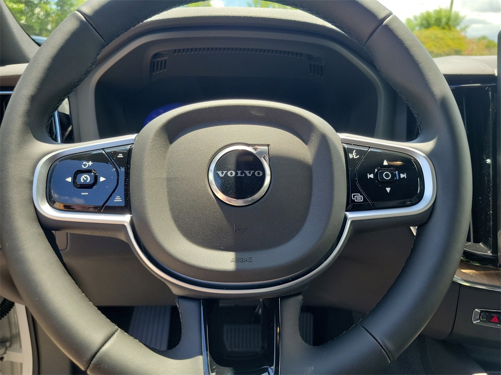 new 2026 Volvo XC60 Plug-In Hybrid car, priced at $65,535