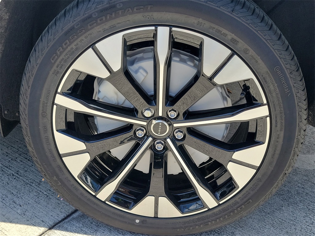 new 2026 Volvo XC60 Plug-In Hybrid car, priced at $65,535