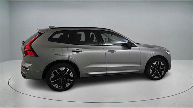 new 2026 Volvo XC60 car, priced at $58,015