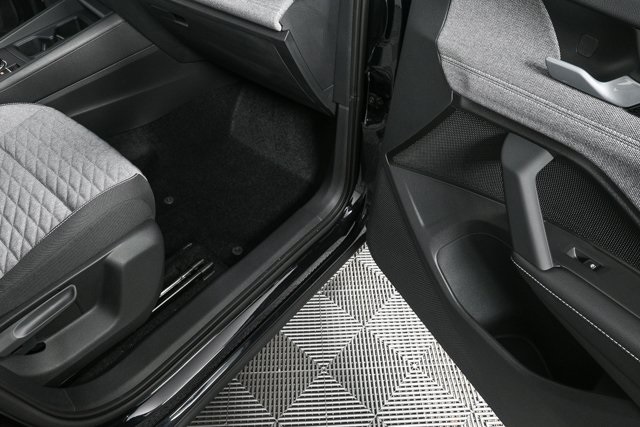 new 2025 Volkswagen Tiguan car, priced at $32,674