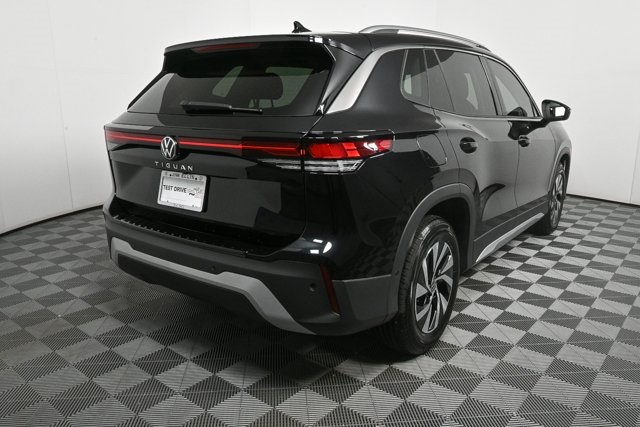 new 2025 Volkswagen Tiguan car, priced at $32,674