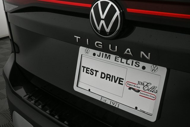 new 2025 Volkswagen Tiguan car, priced at $32,674