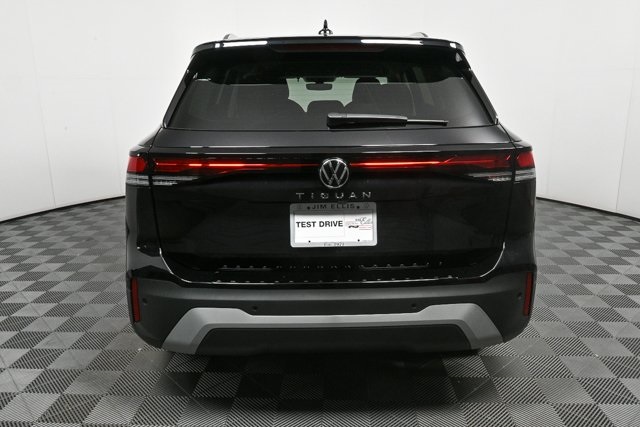 new 2025 Volkswagen Tiguan car, priced at $32,674