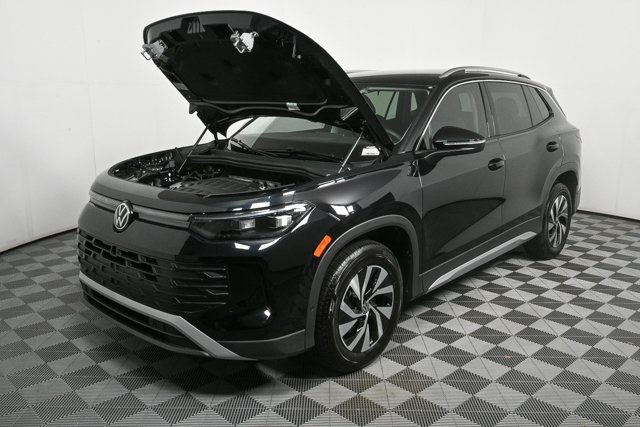new 2025 Volkswagen Tiguan car, priced at $32,674