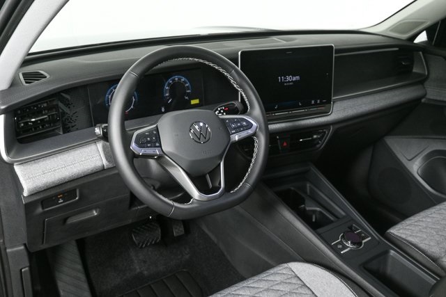 new 2025 Volkswagen Tiguan car, priced at $32,674