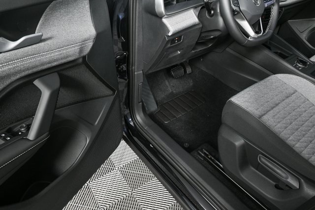 new 2025 Volkswagen Tiguan car, priced at $32,674