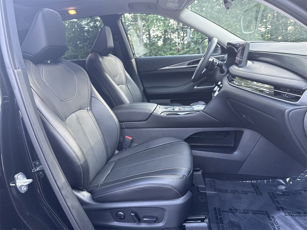 used 2025 INFINITI QX60 car, priced at $43,998