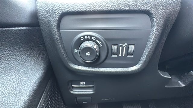 new 2025 Jeep Grand Cherokee car, priced at $45,025