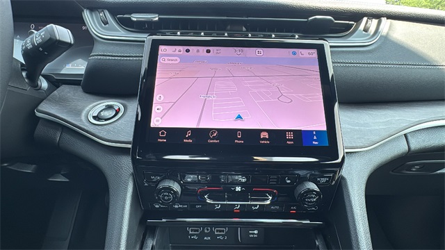 new 2025 Jeep Grand Cherokee car, priced at $45,025