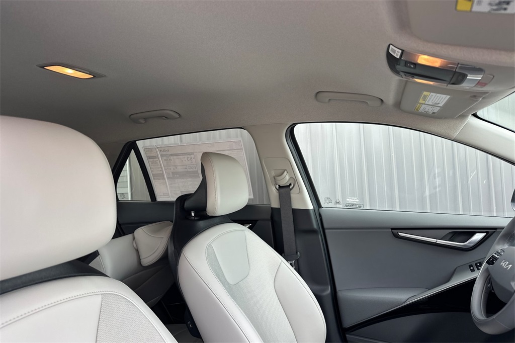 new 2025 Kia Niro car, priced at $31,435
