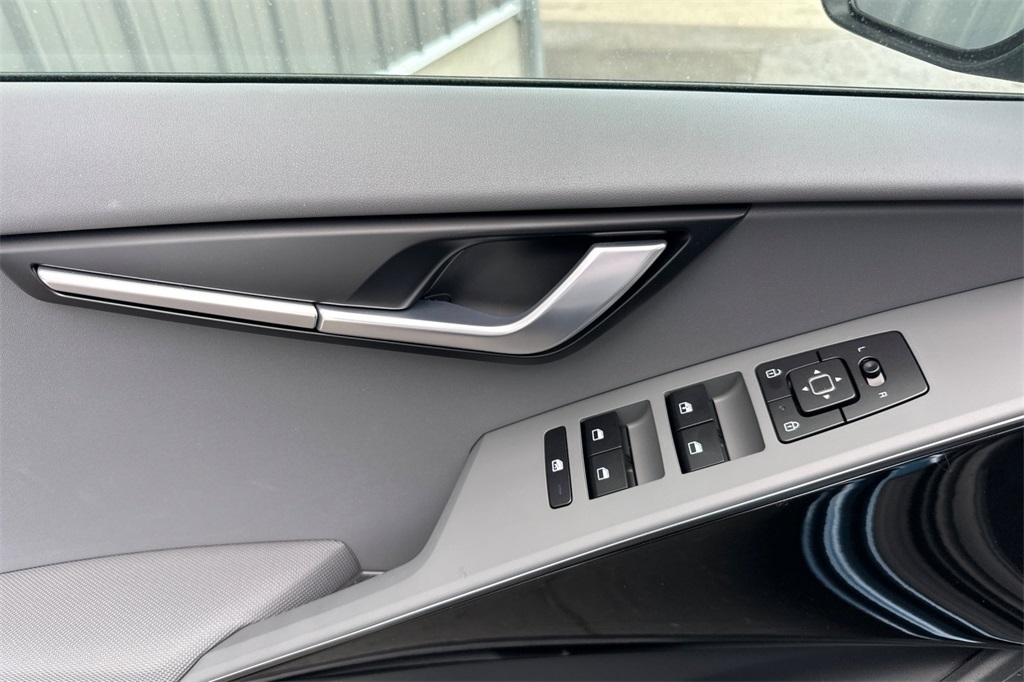 new 2025 Kia Niro car, priced at $31,435