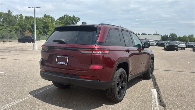 new 2025 Jeep Grand Cherokee car, priced at $48,340