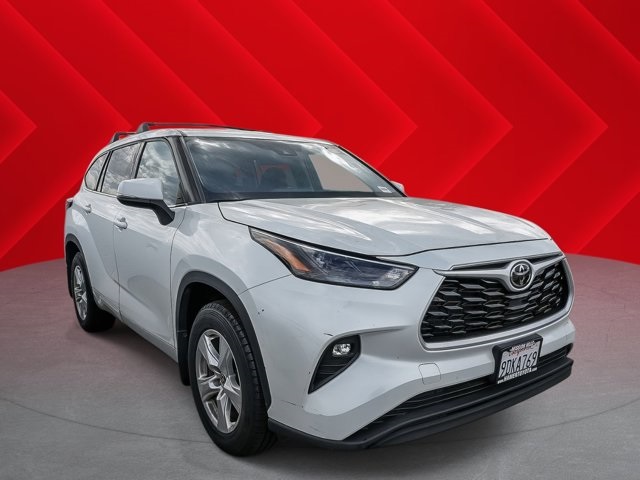 used 2022 Toyota Highlander car, priced at $34,992