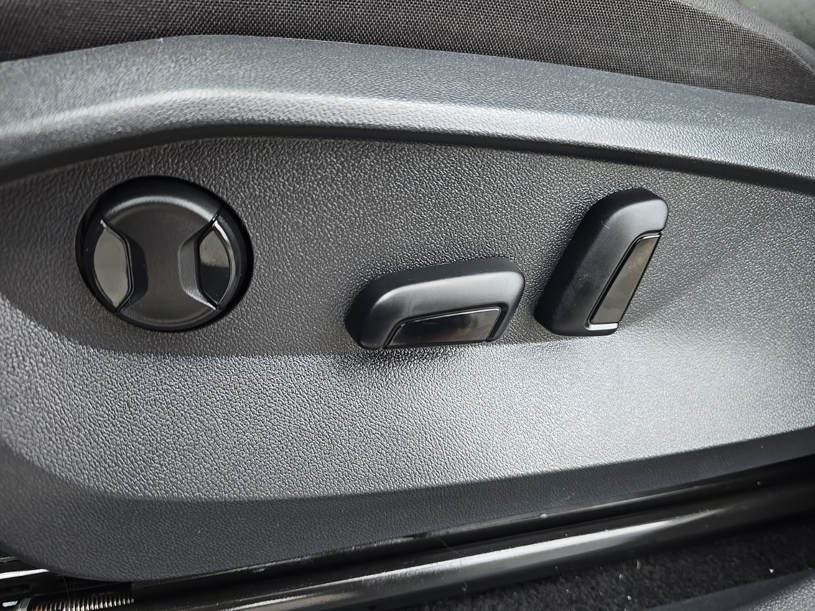 used 2023 Volkswagen Tiguan car, priced at $22,300