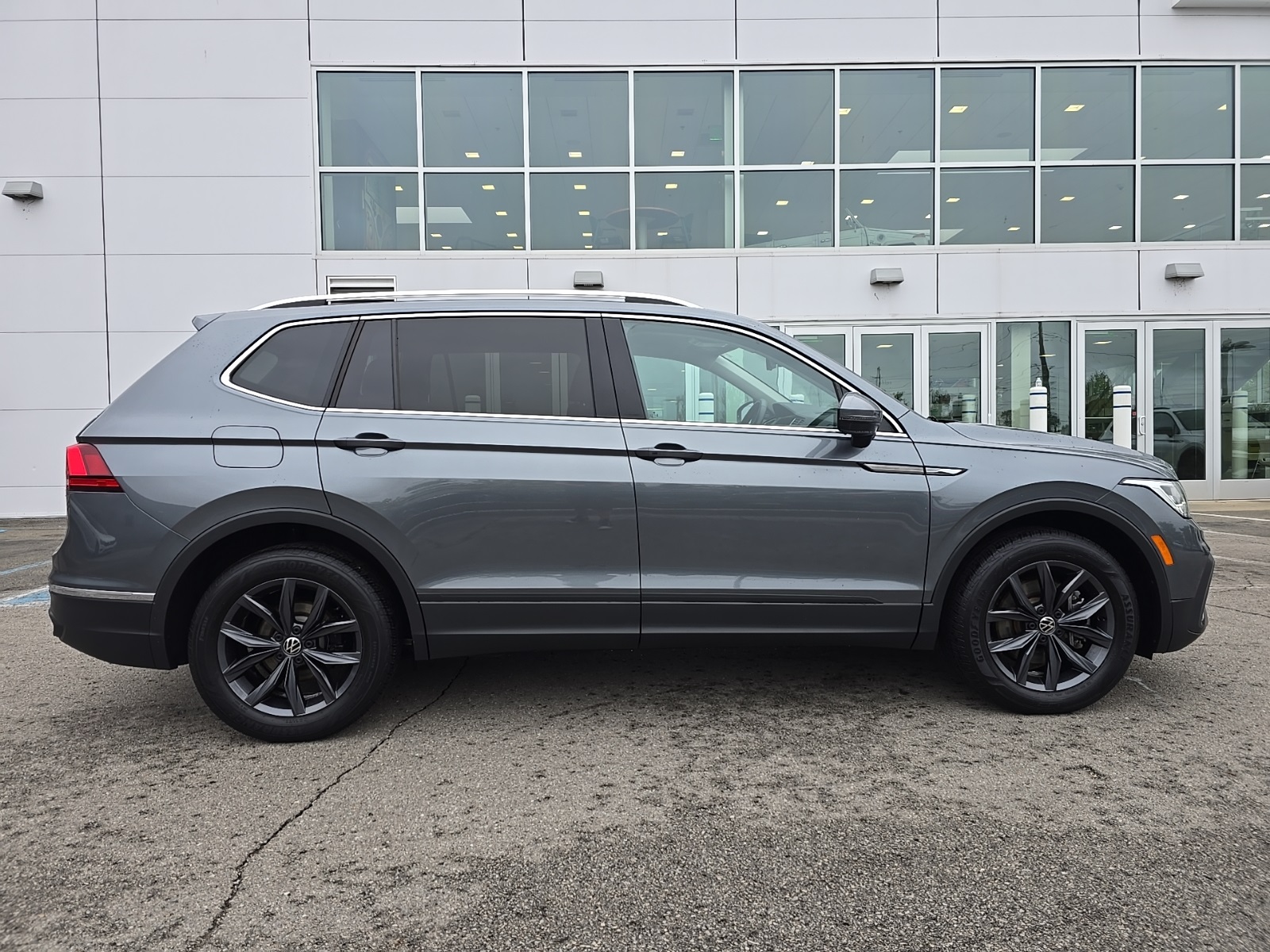 used 2023 Volkswagen Tiguan car, priced at $22,300