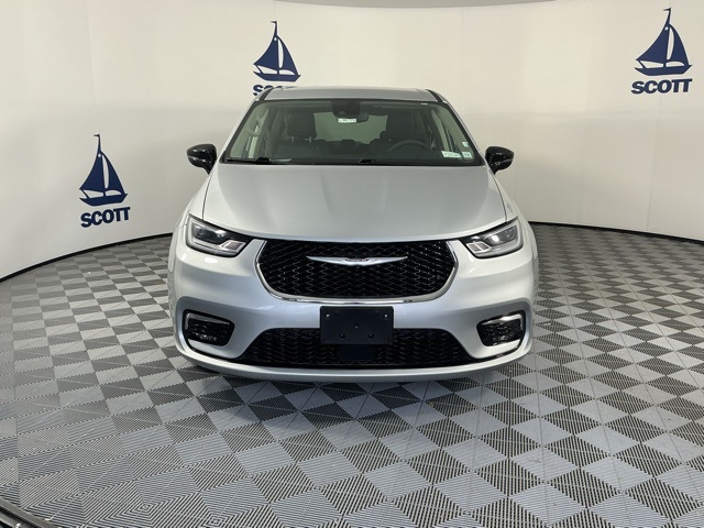 used 2024 Chrysler Pacifica car, priced at $29,474
