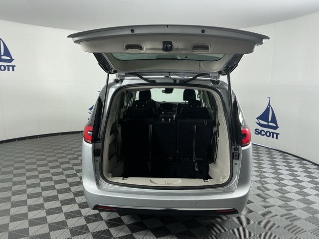 used 2024 Chrysler Pacifica car, priced at $29,474