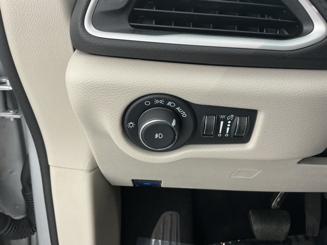 used 2024 Chrysler Pacifica car, priced at $29,474