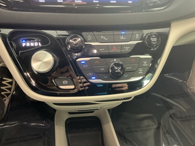 used 2024 Chrysler Pacifica car, priced at $29,474