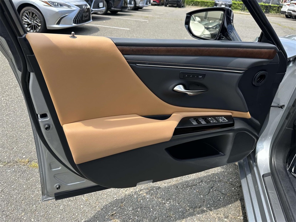 used 2023 Lexus ES car, priced at $41,975