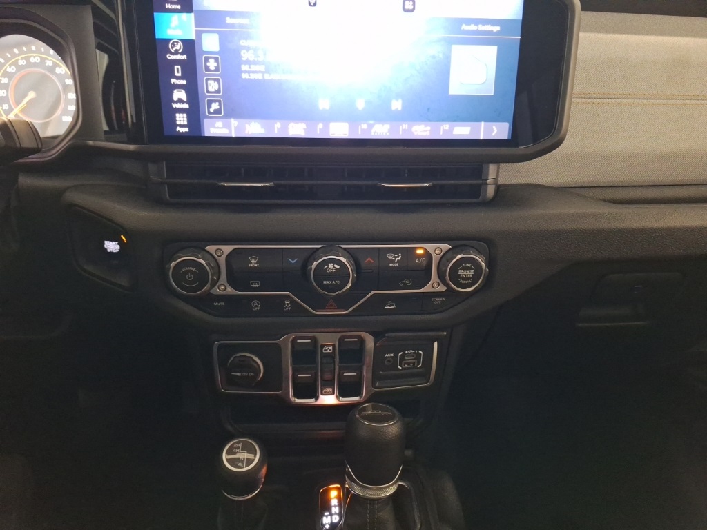 used 2024 Jeep Gladiator car, priced at $40,550