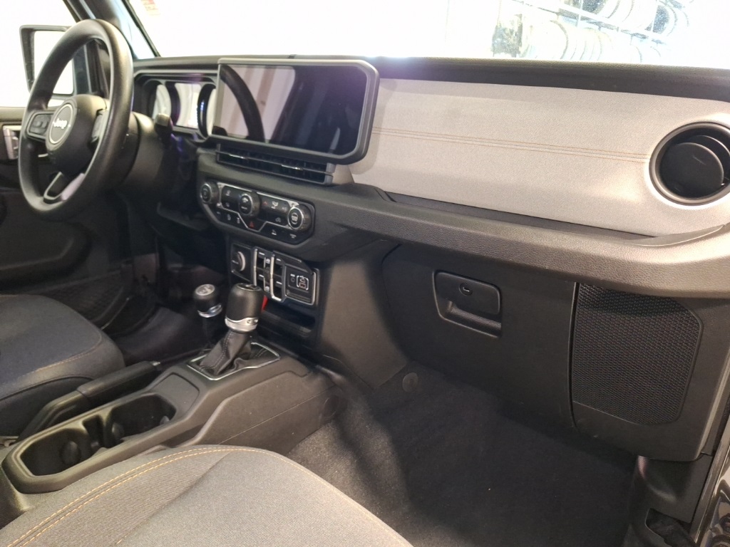 used 2024 Jeep Gladiator car, priced at $40,550